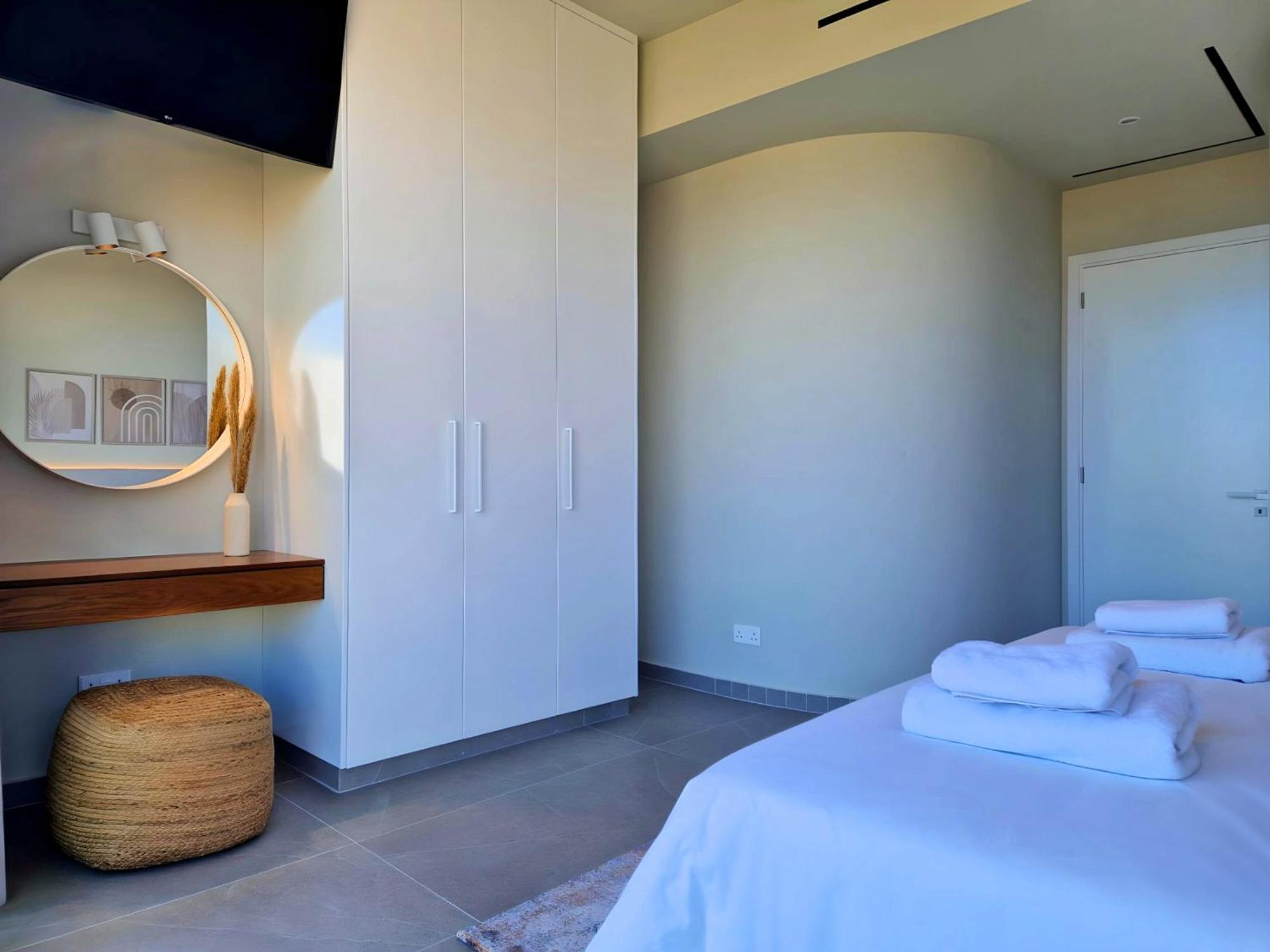 Aeon Residences - In The Heart Of Paphos Exterior photo